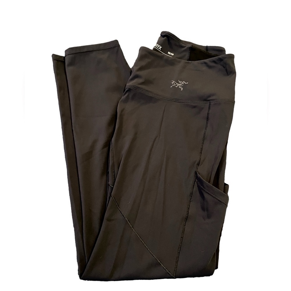 ARC’TERYX Women’s navy blue legging, Size medium.